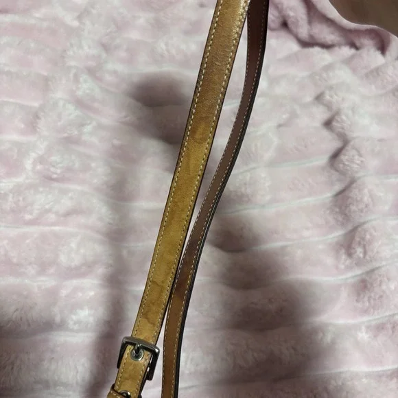 Vtg COACH Signature Buckle Shoulder Bag Canvas Leather Brown Signature Charm - Picture 7 of 8